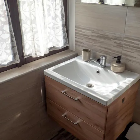 Nyaraló Vadasa Nyaralo *